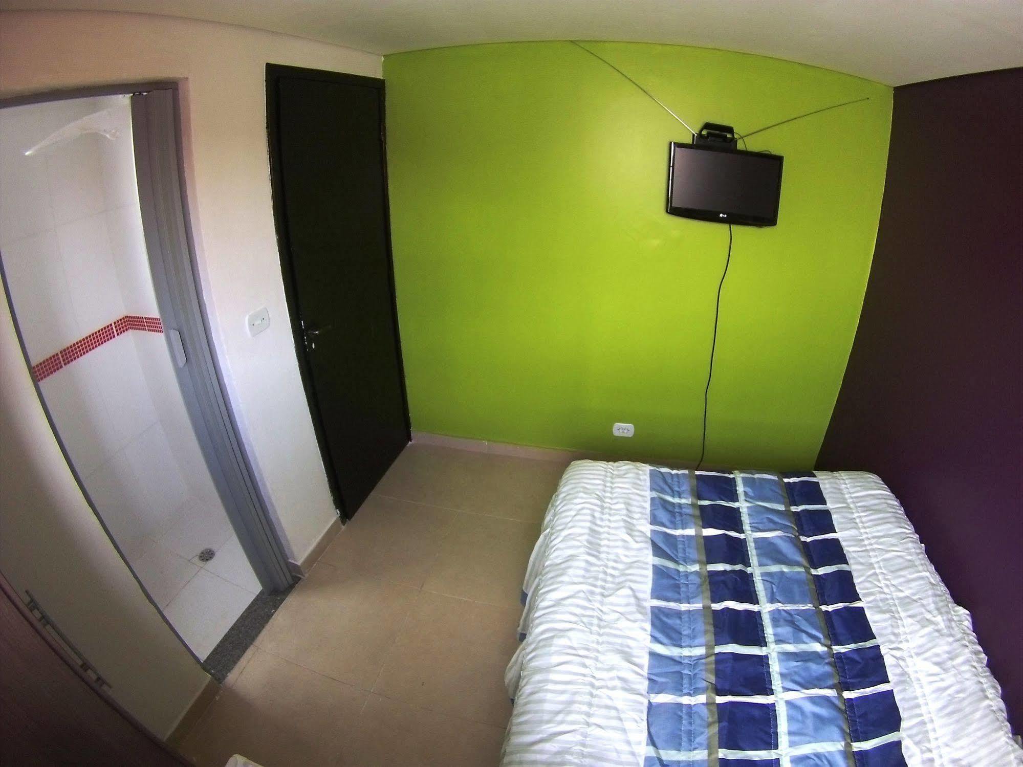 Green Grass Hostel เซาเปาโล ภายนอก รูปภาพ